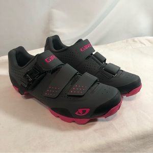 Giro Manta R Women's Cycling Shoes in Dark Shadow/Bright Pink, US 6.5 EU 38